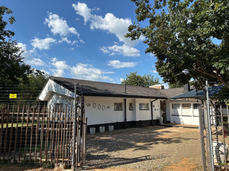 3 Bedroom Property for Sale in Wolmaransstad North West